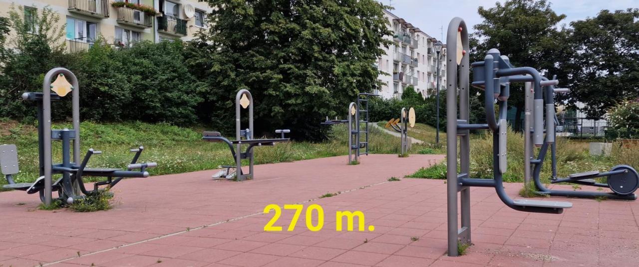 グダニスクR Mieszkanie Cale Albo Pokoj Bllisko Wszystkoアパートメント エクステリア 写真